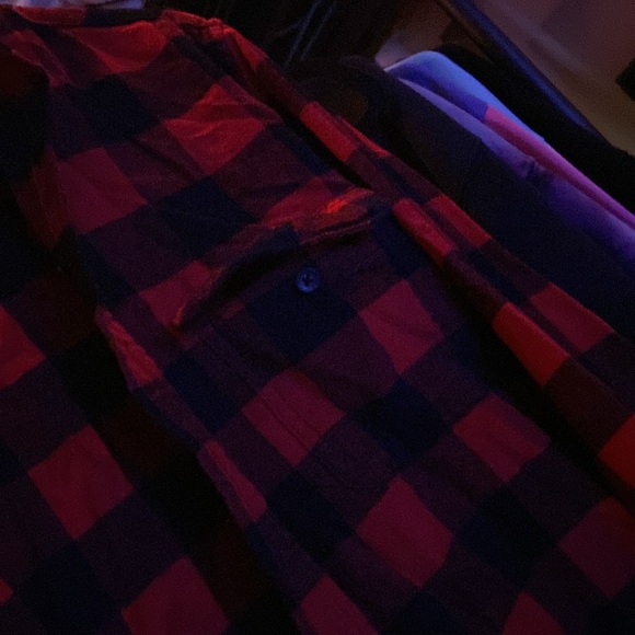 Red and black flannel - Picture 4 of 4